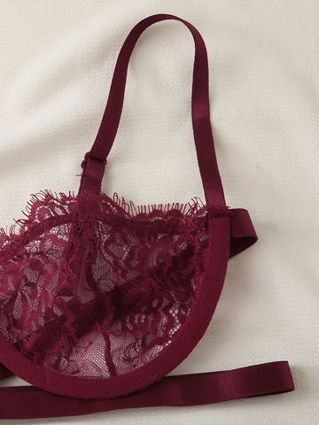 Set de lencería con encaje floral Set de lencería con encaje floral