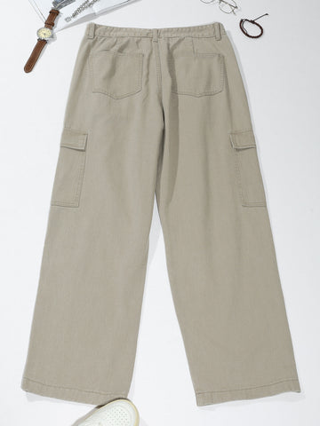 Pantalones cargo con bolsillo lateral con solapa Pantalones cargo con bolsillo lateral con solapa