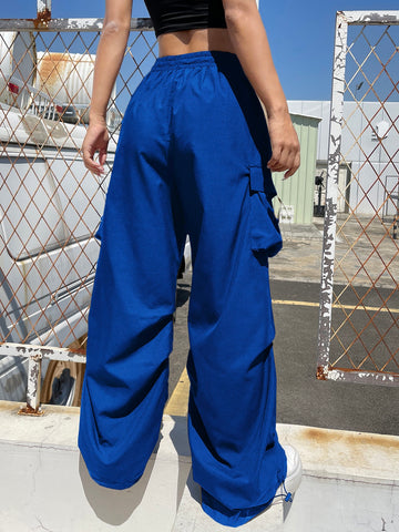 Pantalones con bolsillo lateral con solapa de cintura con cordón paracaídas