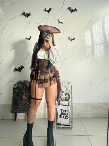 Disfraz pirata ref 02 (top, cinturilla, falda, short , liguero, anillos cabello)