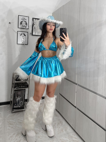 Disfraz vaquera diseño exclusivo GZ (top,panty,mangas,falda) con polainas cuesta $160.000