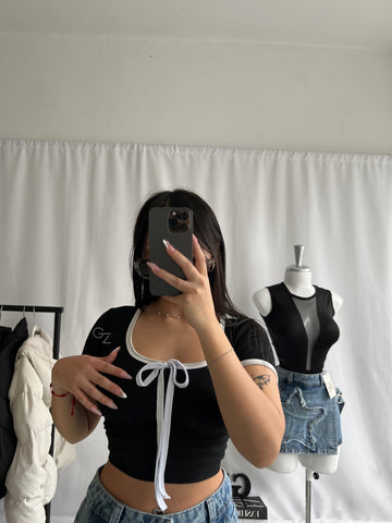 Camiseta con moño en rib