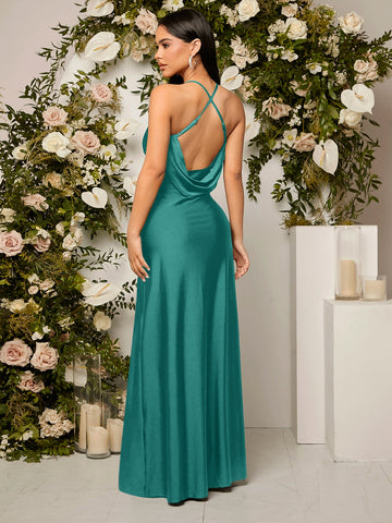 Vestido de dama de honor de espalda abierta con tira cruzada de muslo con abertura de satén