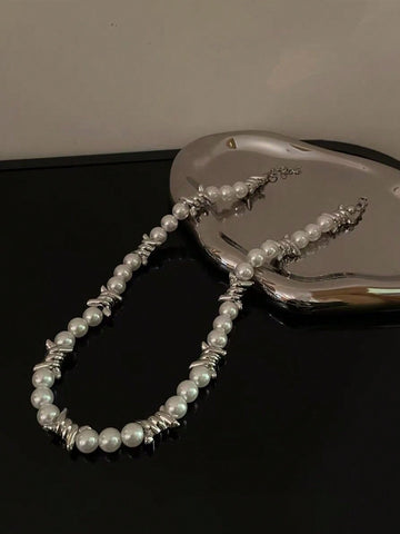 Collar De Gargantilla De Perlas Falsas Con Inserción De Espina