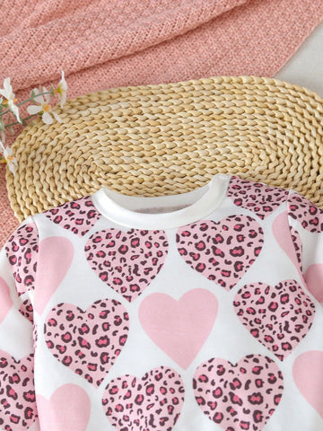 Conjunto De Sudadera Estampada Con Corazón Y Leoparda Y Jeans Para Niña Bebé