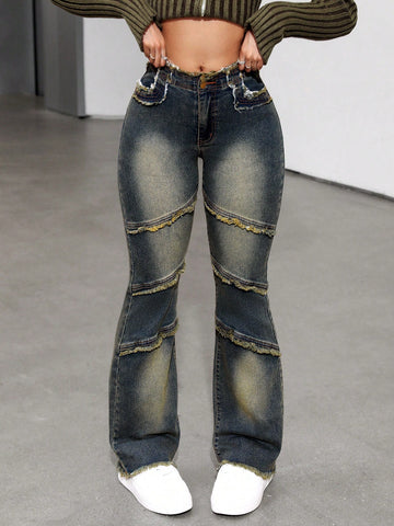 Jeans Acampanados De Lavado Con Agua Y Dobladillo Deshilachado