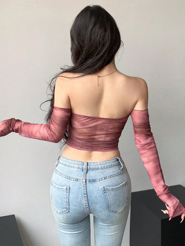 Top de mujer de manga larga, hombros descubiertos, escote en espalda, mangas abultadas y estilo tie-dye de malla transparente