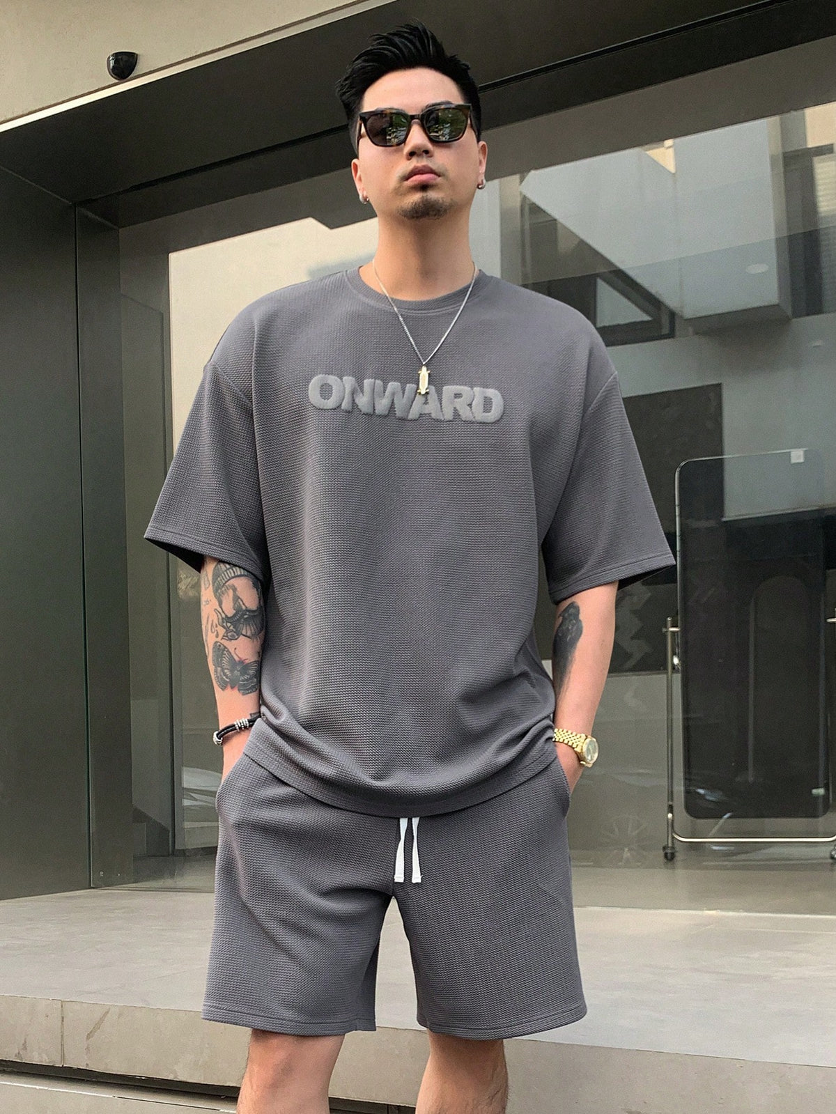 Set de camiseta corta y pantalones cortos con estampado de letras