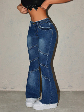 Jeans Acampanados De Lavado Con Agua Y Dobladillo Deshilachado