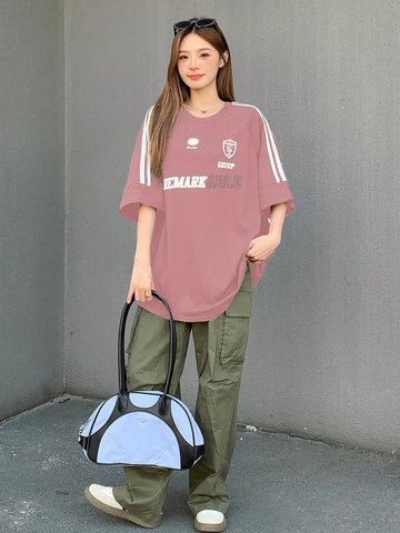 Camiseta De Cuello Redondo Con Rayas Laterales Y Aberturas