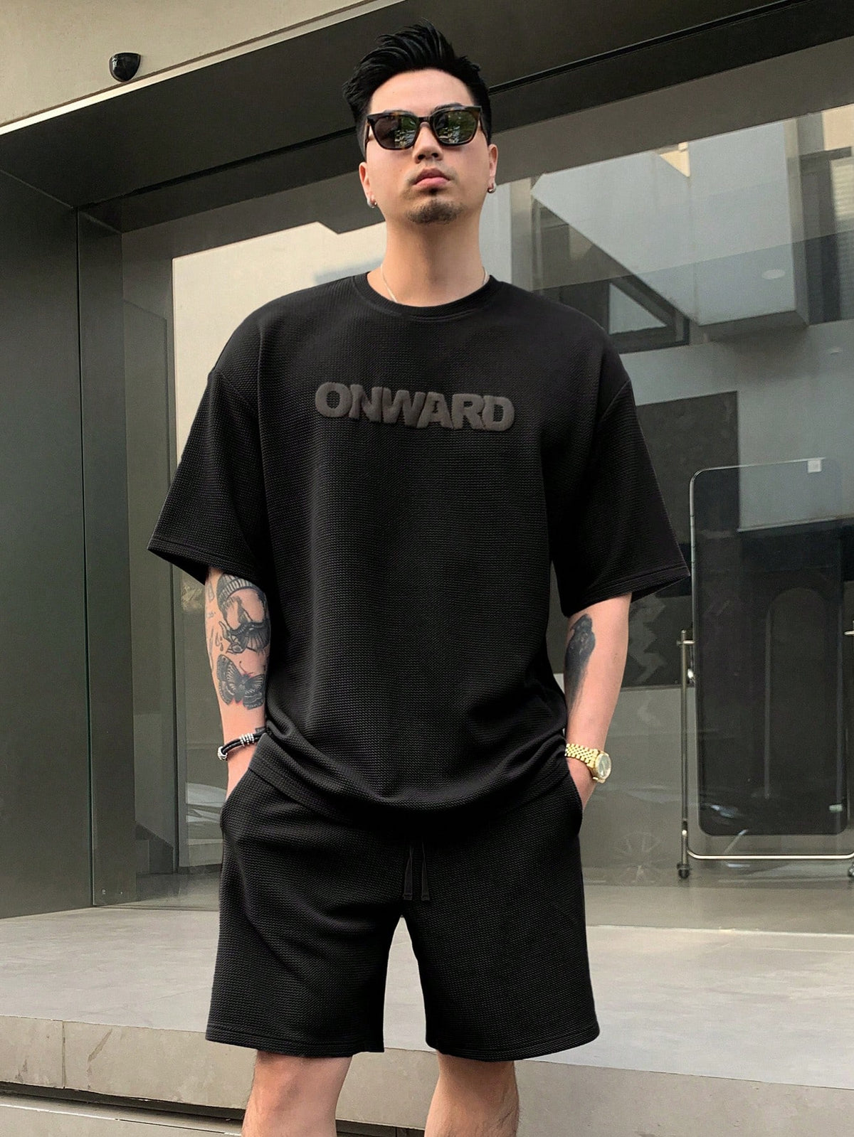 Set de camiseta corta y pantalones cortos con estampado de letras