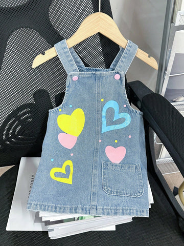 Conjunto de top casual con estampado de corazón y mono de mezclilla para bebé