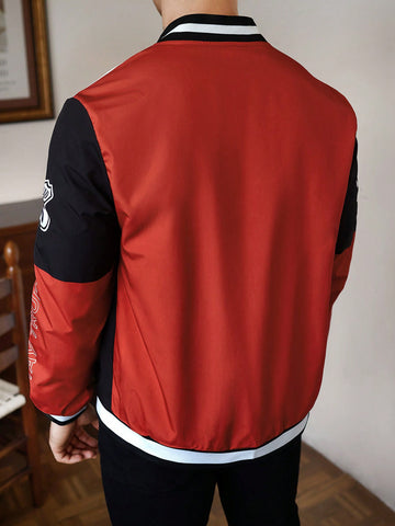 Chaqueta de hombre con cuello estilo béisbol, impresa con letras y bloques de color