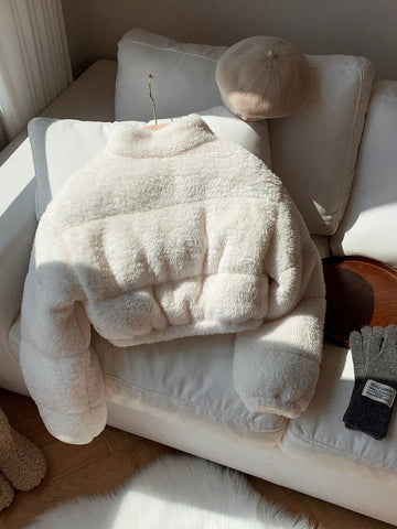Chaqueta corta acolchada de invierno para mujer con cuello de pie y forro de sherpa polar
