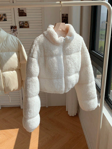 Chaqueta corta acolchada de invierno para mujer con cuello de pie y forro de sherpa polar