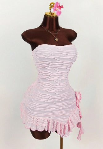 Vestido de tirantes mini con borde de volantes asimétrico