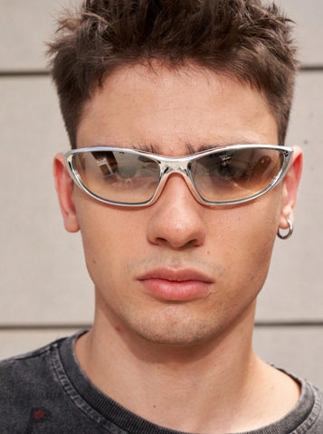 Gafas de moda unisex con montura plateada de estilo retro futurista