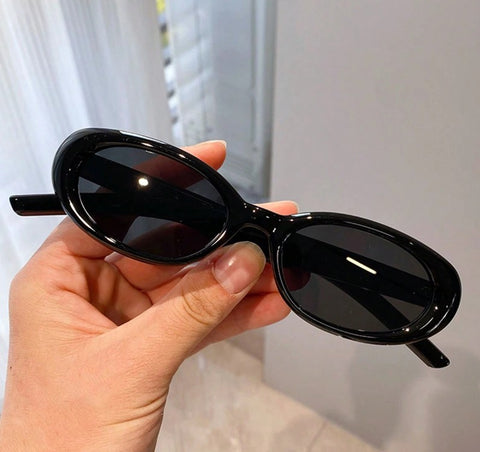 Gafas pequeña y estrecha con diseño oval del estilo de los años 2000