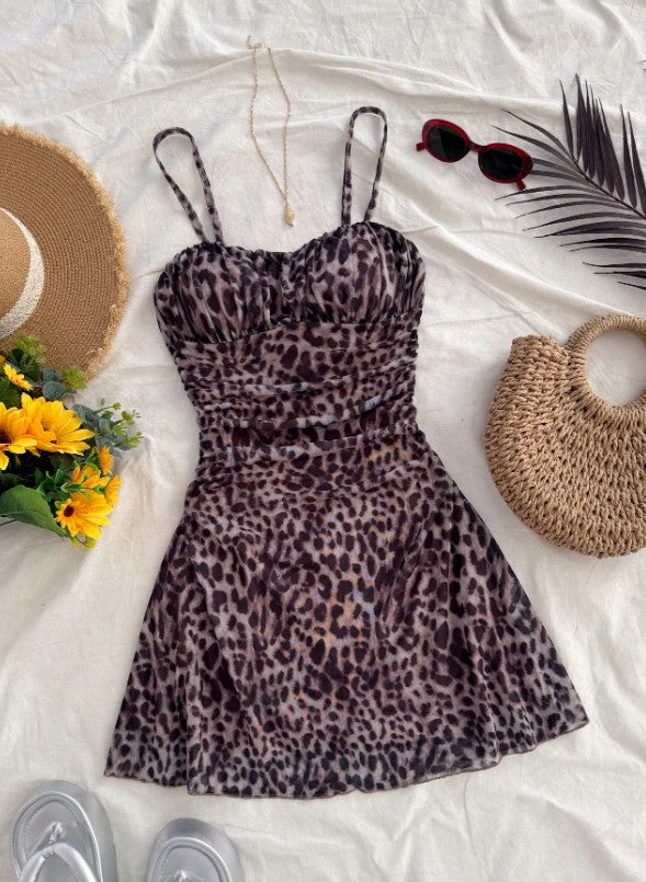 Vestido deslizante de malla con tirantes finos y estampado de leopardo sexy
