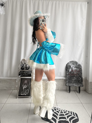 Disfraz vaquera diseño exclusivo GZ (top,panty,mangas,falda) con polainas cuesta $160.000