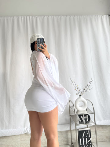 Set capa con falda en malla (incluye top, capa y falda)