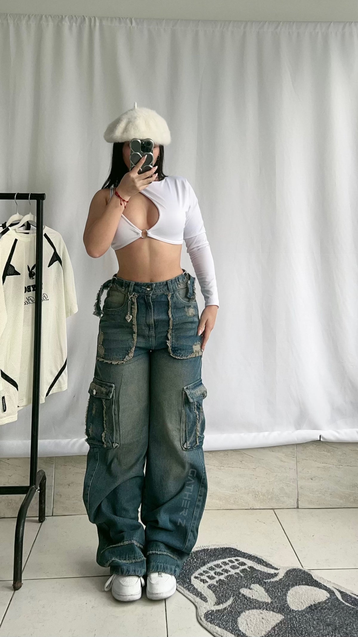 Jean desflecado cargo