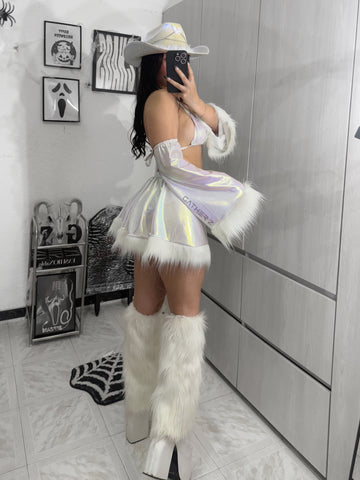 Disfraz vaquera diseño exclusivo GZ (top,panty,mangas,falda) con polainas cuesta $160.000