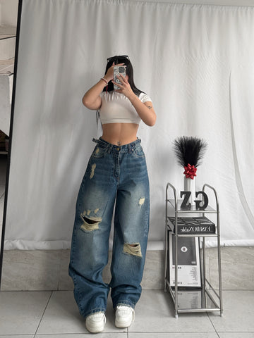 Jean ajuste con rotos oscuro