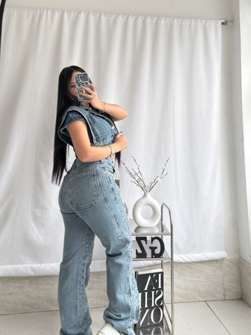 Set Sofi wide leg (horma pequeña) incluye camisa y jeans