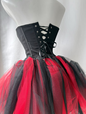 Disfraz payasa ref 02 (medias, sombrero, cuello, tutú , corset con pompones)