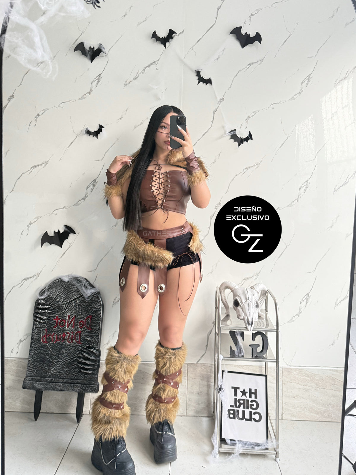 Disfraz vikinga exclusivo GZ (Chal, polainas,muñequeras, corset, falda, short, cinturón).