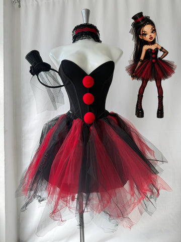 Disfraz payasa ref 02 (medias, sombrero, cuello, tutú , corset con pompones)