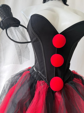 Disfraz payasa ref 02 (medias, sombrero, cuello, tutú , corset con pompones)