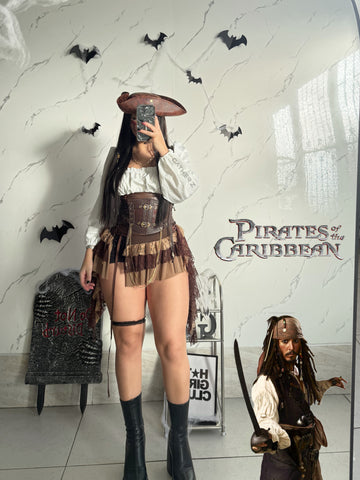 Disfraz pirata ref 02 (top, cinturilla, falda, short , liguero, anillos cabello)