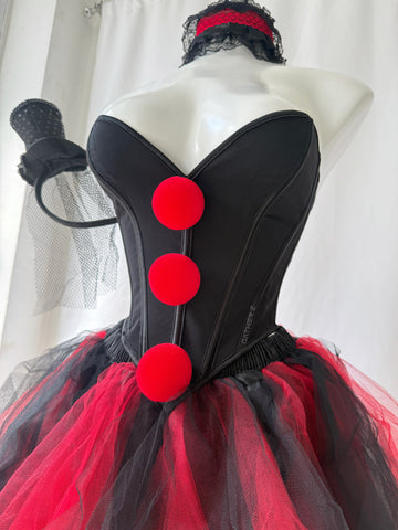Disfraz payasa ref 02 (medias, sombrero, cuello, tutú , corset con pompones)