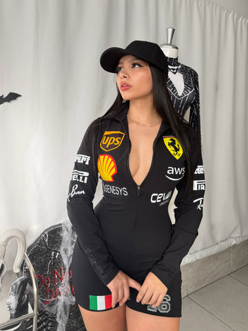 Disfraz fórmula 1 mujer ref 01(enterizo y gorra)