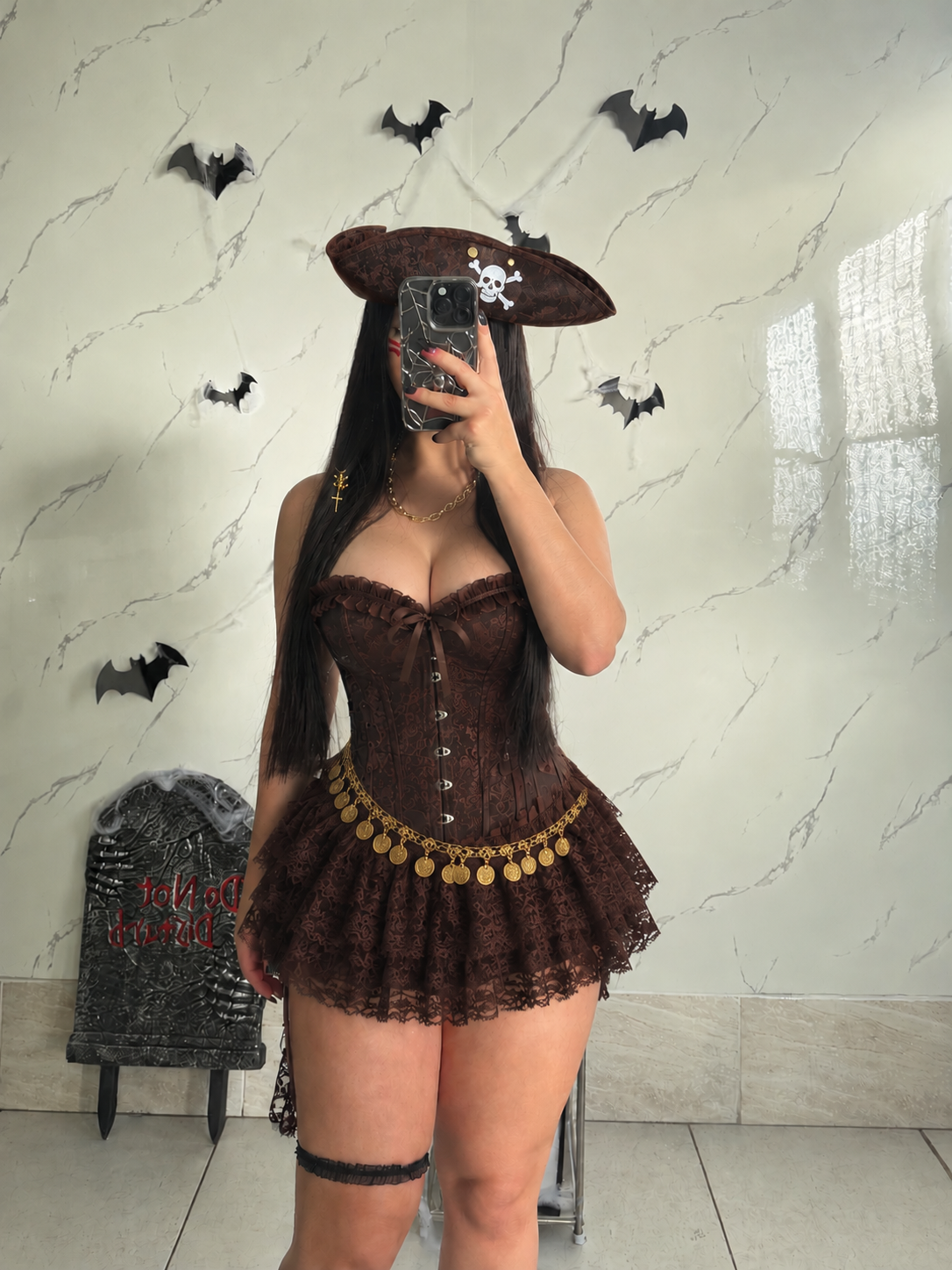 Disfraz piratas del caribe  (corset, sombrero, falda y accesorio cintura)