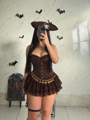 Disfraz piratas del caribe  (corset, sombrero, falda y accesorio cintura)