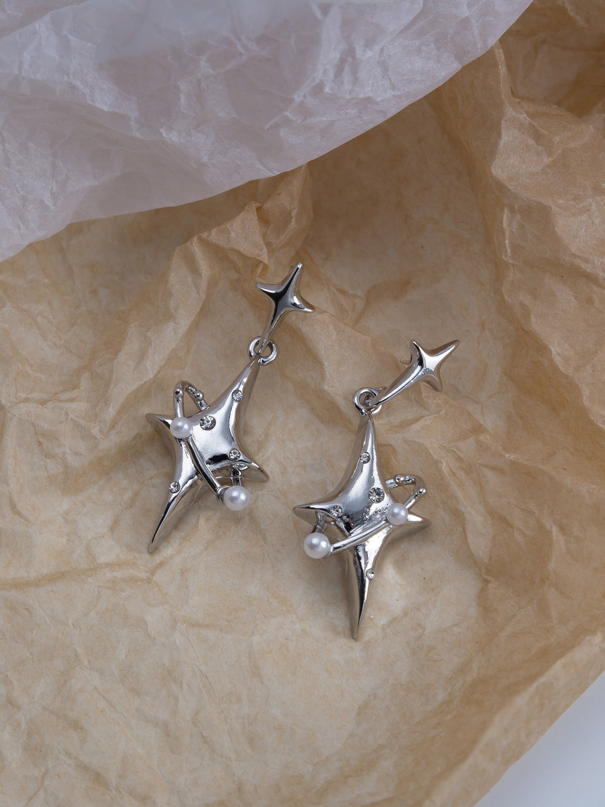 Pendientes largos con diseño de diamante de imitación con estrella