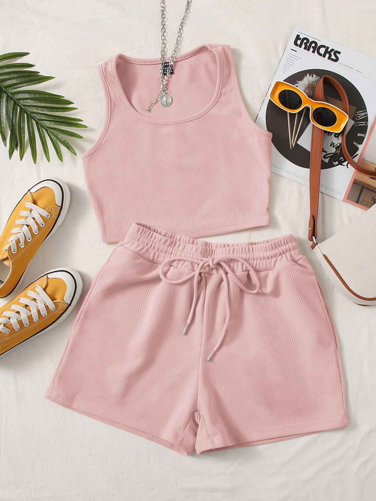 EZwear Top tank de cuello scoop con Shorts deportivos