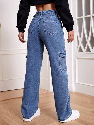 Jeans cargo de talle alto con bolsillo con solapa puntada