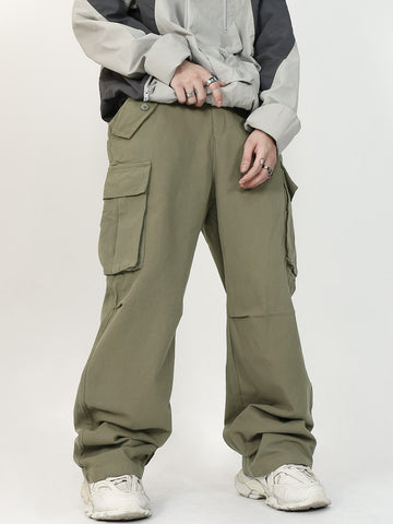 Pantalon cargo con bolsillo lateral con solapa