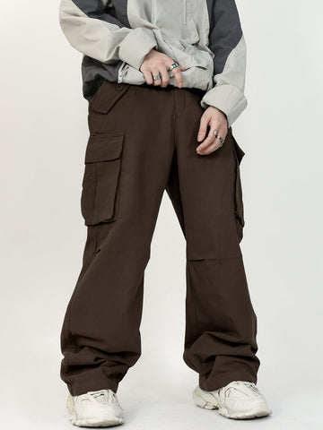 Pantalon cargo con bolsillo lateral con solapa