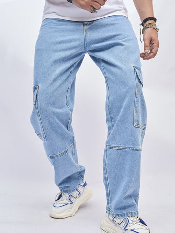 Jeans cargo con bolsillo lateral con solapa