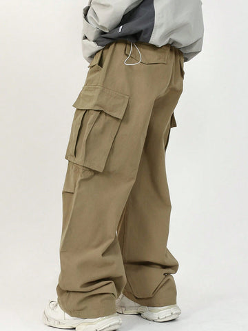 Pantalon cargo con bolsillo lateral con solapa