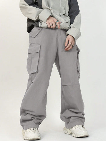 Pantalon cargo con bolsillo lateral con solapa