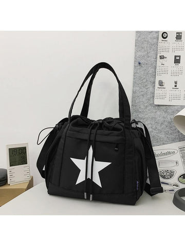 Bolso negro con blanco en contraste con estrella con estampado nailon impermeable de tela