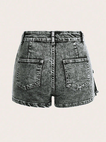 Shorts en mezclilla con bolsillo con solapa